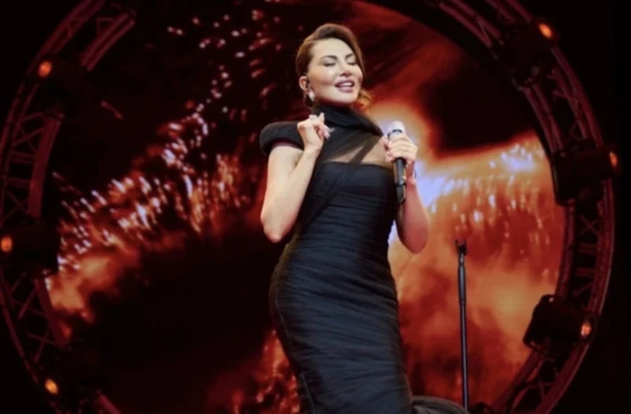 Harbiye’de Ebru Yaşar rüzgârı! Sahneye çıktı, büyüledi